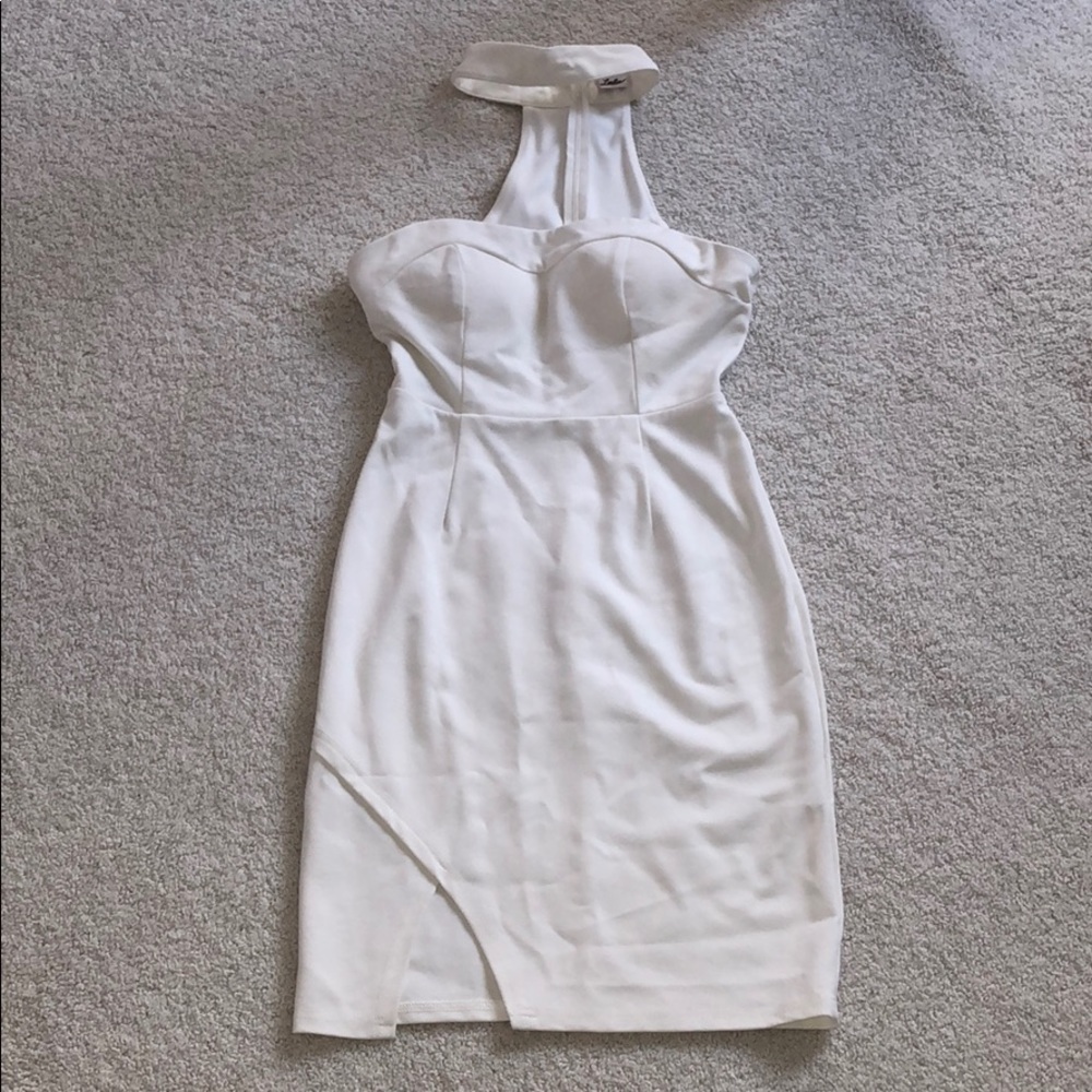 WHITE STRAPLESS CHOKER DRESS